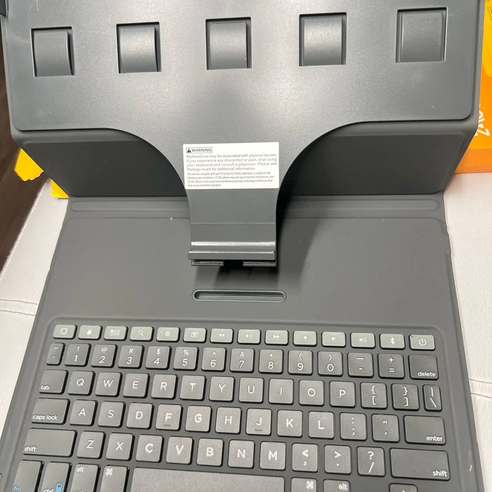 Zagg 11” iPad/Tablet Keyboard Case
